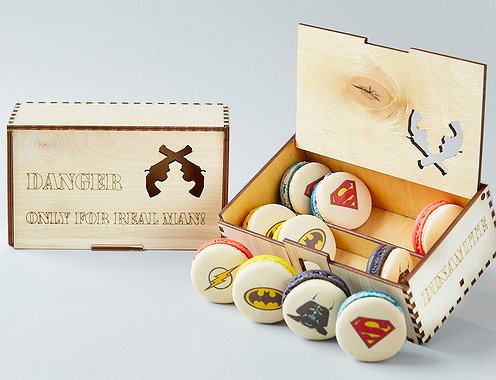 Подарочный набор макарунс "Real Super Hero"12 шт. - "Wood Box"